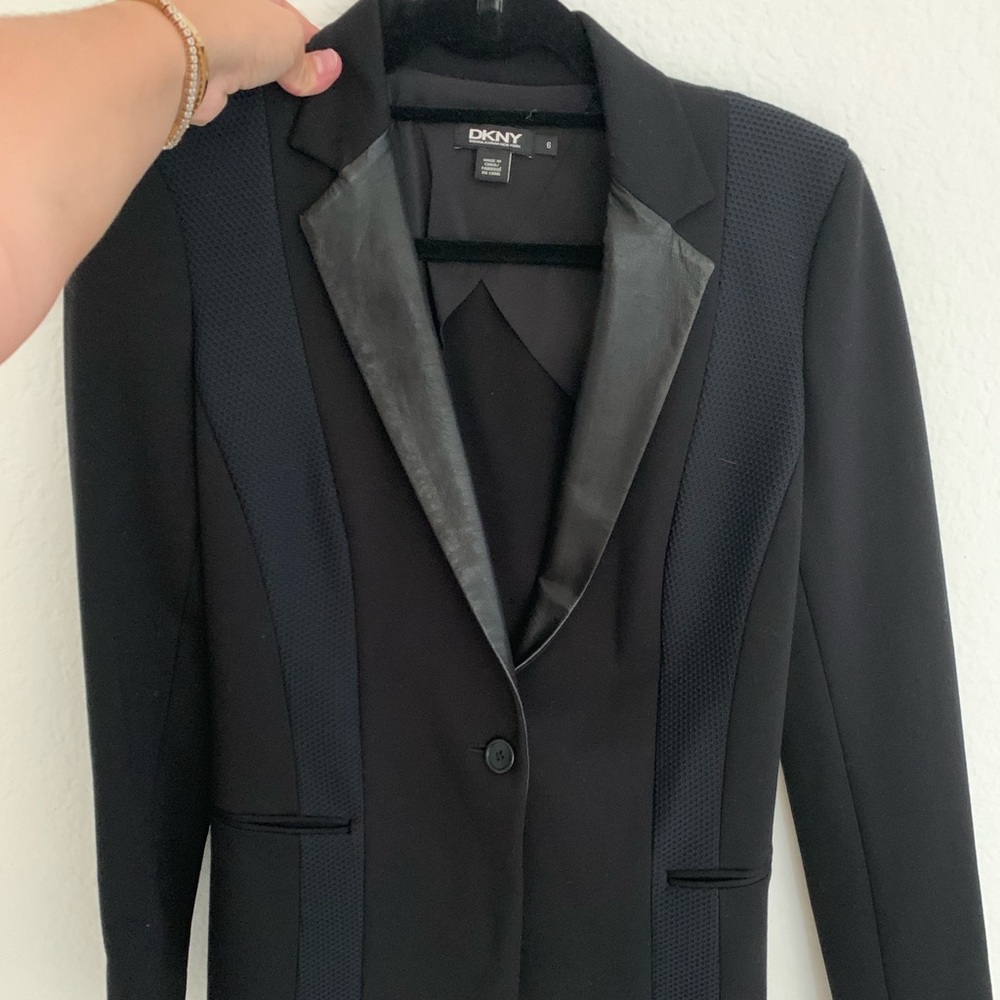 Brand new tailored DKNY women’s luxury blazer